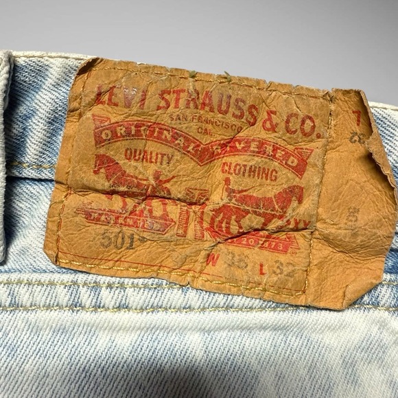 Levi's 501 Men's Jeans 38x32 Acid Wash Button Fly Straight Leg Distressed Modern - Picture 10 of 15